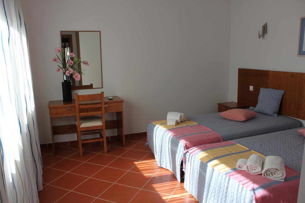 Apartamentos Colina Do Mar Downtown อัลบูเฟรา ภายนอก รูปภาพ