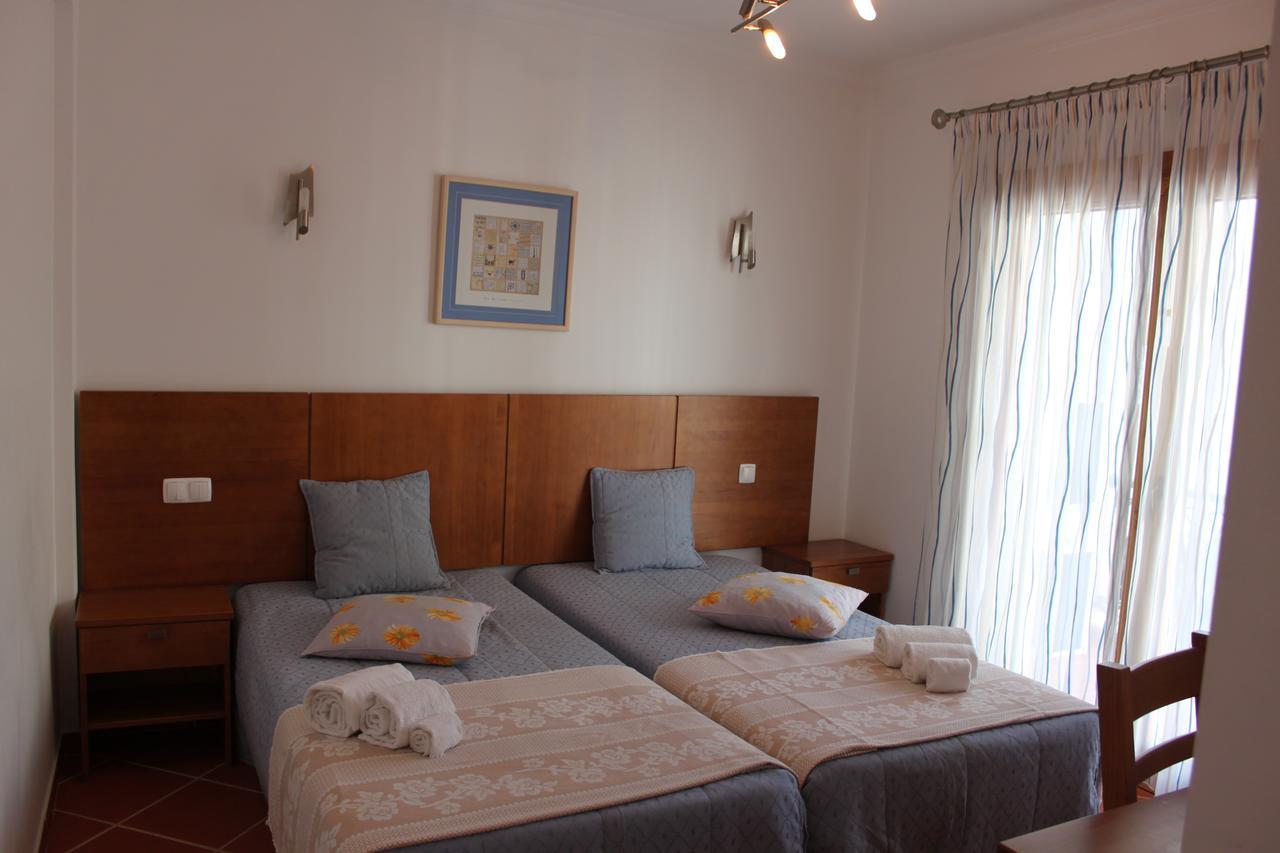 Apartamentos Colina Do Mar Downtown อัลบูเฟรา ภายนอก รูปภาพ