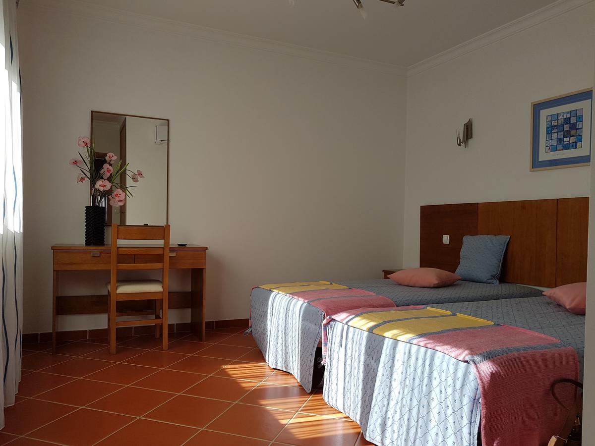 Apartamentos Colina Do Mar Downtown อัลบูเฟรา ภายนอก รูปภาพ