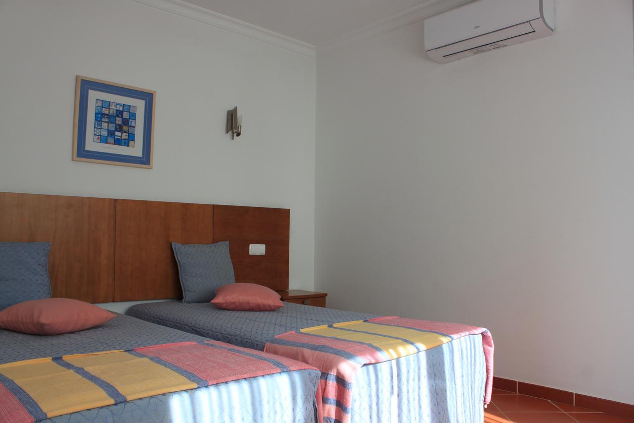 Apartamentos Colina Do Mar Downtown อัลบูเฟรา ภายนอก รูปภาพ